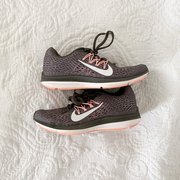 Nike Shoes - Nike running shoes